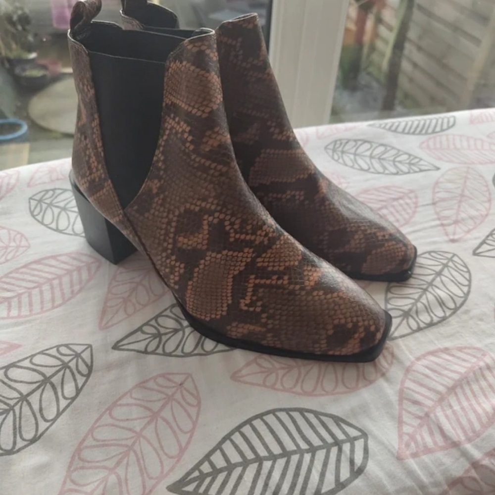 Elegant Brown Snake Pattern Heeled Boots